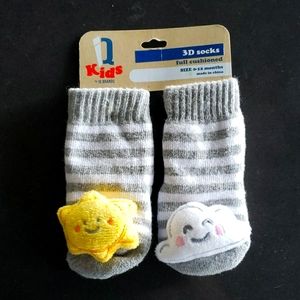 3/$18 - iQ 3D 0-12M socks with bell